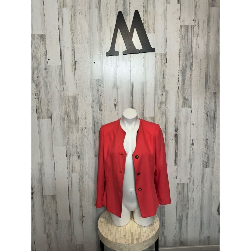 Donna Toran Suits pink blazer